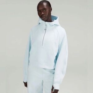NWOT LULULEMON POWDER BLUE HALF ZIP M/L